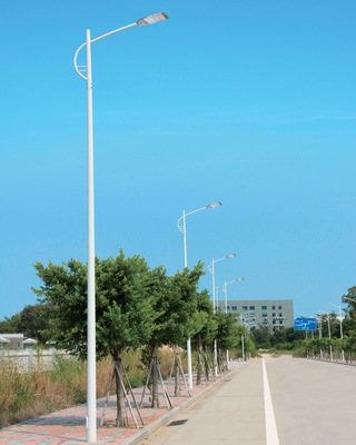 10米新型锥形单臂路灯杆